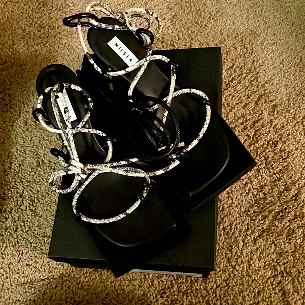 NIB- MIISTA black snake sandals size 39/8.5